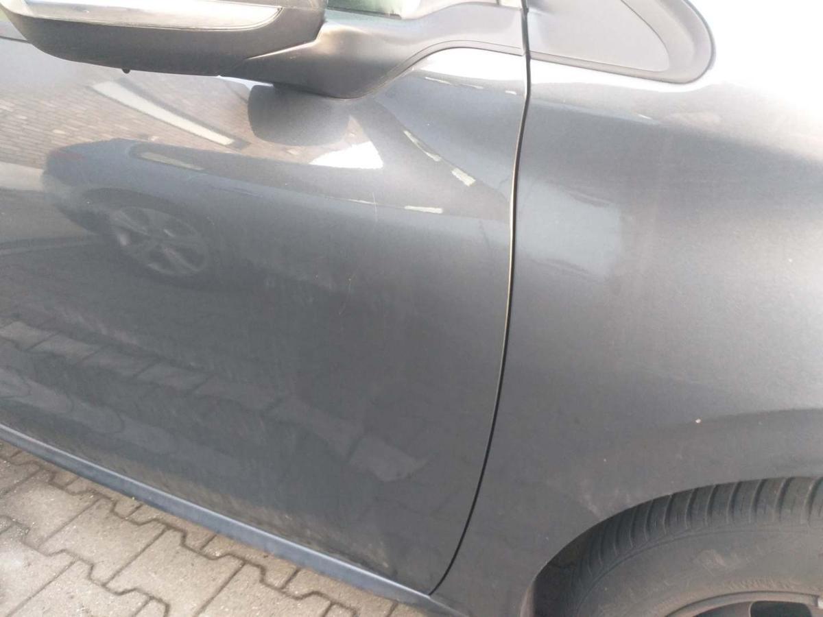Peugeot 208 original T&uuml;r vorn rechts KTP Grau Shark 5-T&uuml;rer Rohbau Bj.2015